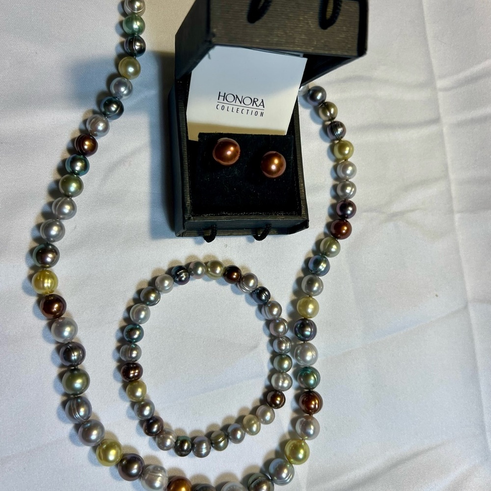 Multicolor Cultured Pearl Jewelry Set by Honora Collection. Read the description - Picture 2 of 16